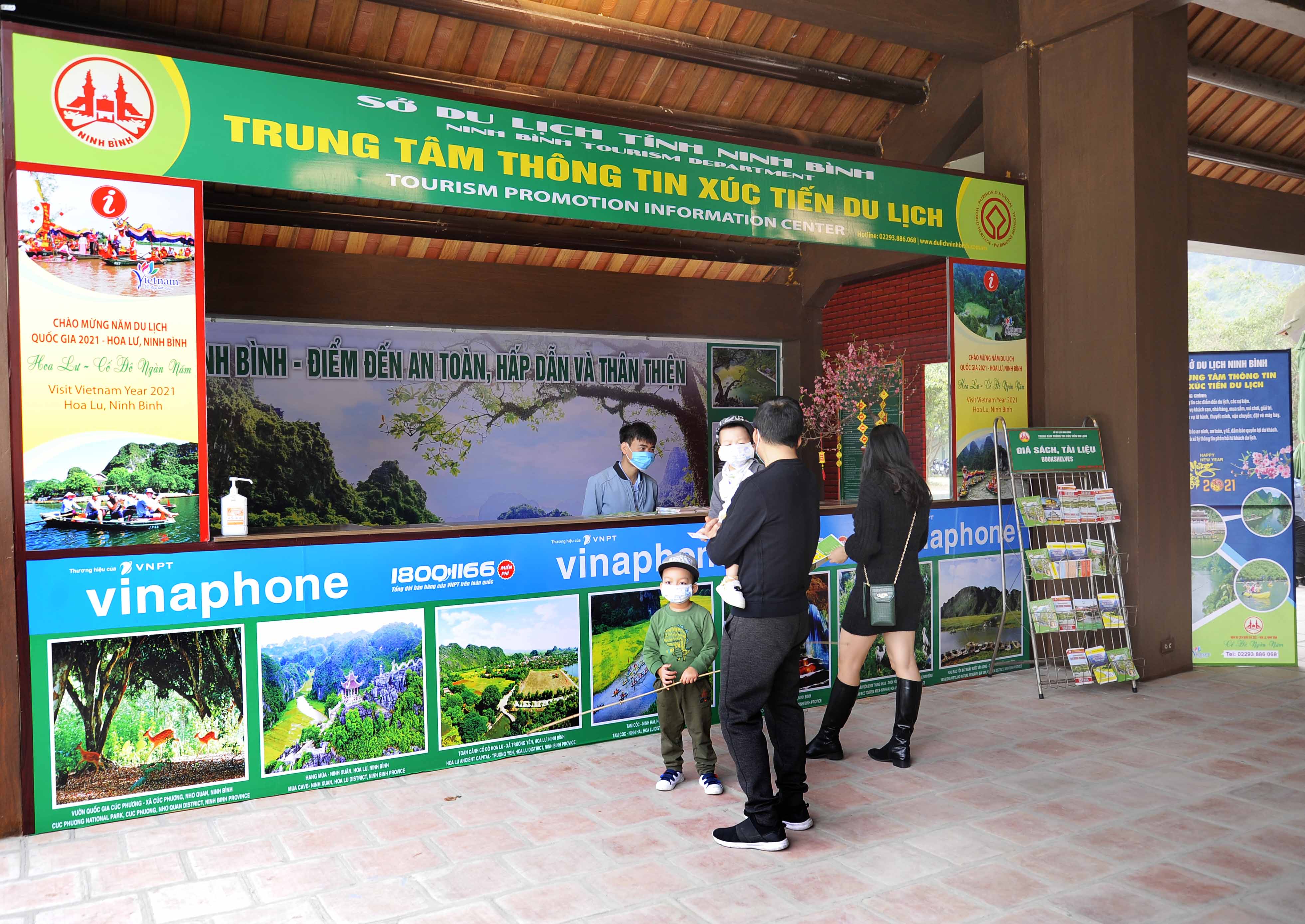 Station d'assistance touristique au site touristique de Trang An