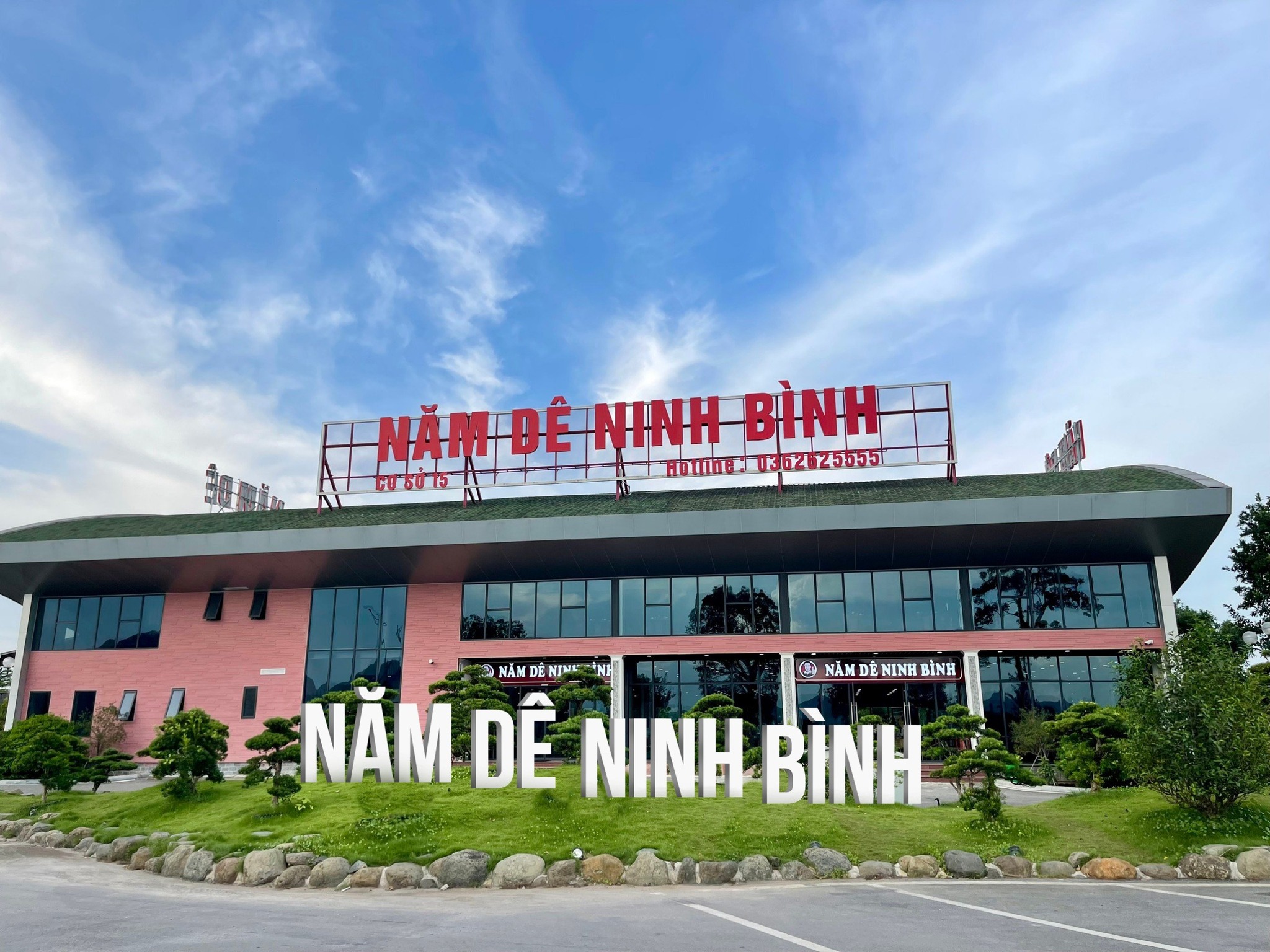 Nhà hàng Năm dê
